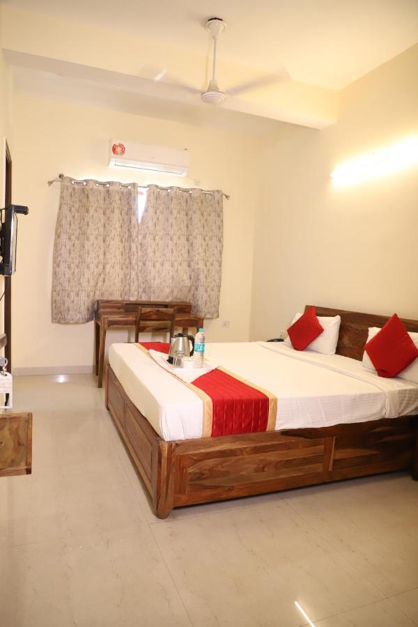 Hotel The York Noida Dış mekan fotoğraf