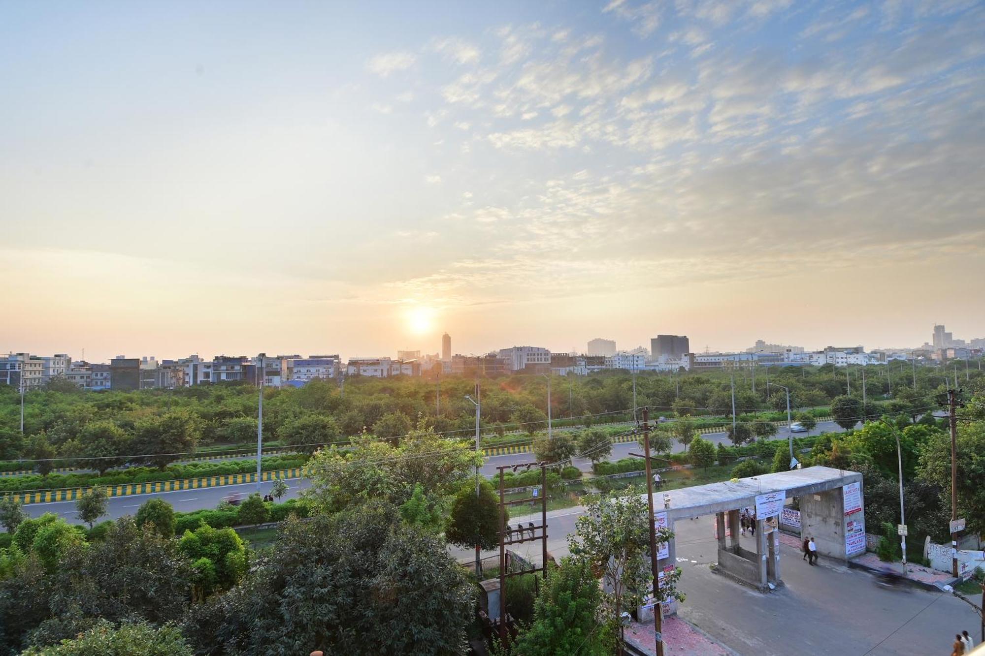 Hotel The York Noida Dış mekan fotoğraf